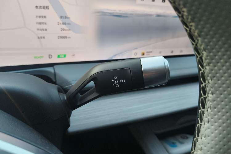 Used  E8 2024 550 km Range Rear-Wheel-Drive PRO
