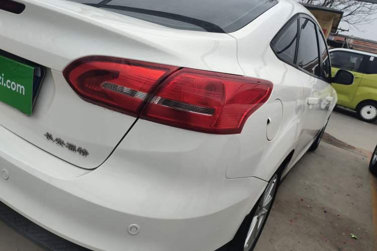 Used Ford Focus 2015 Sedan 1.6L Automatic Trend Model