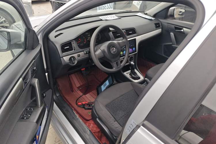 Used Volkswagen Lavida 2013 Revised Classic 1.6L Automatic Fashion Edition