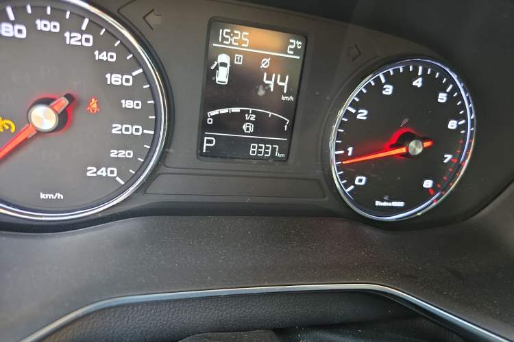 Used Roewe RX8 2019 30T Two-Wheel Drive Supreme Flagship Edition
