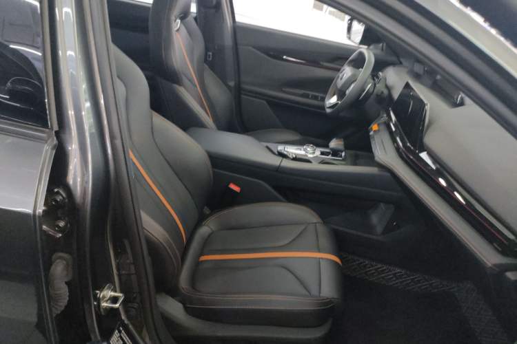 Used Changan UNI-V 2024 1.5T Prestige Edition
