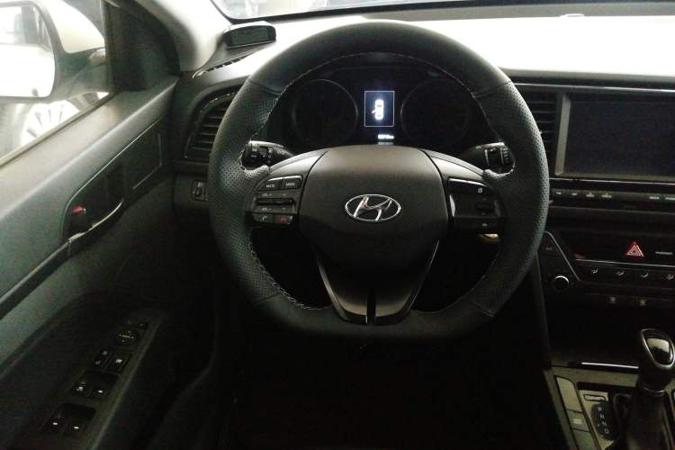 Used Hyundai Elantra 2016 1.4T Dual-Clutch Xuan Dong · Dynamic Version
