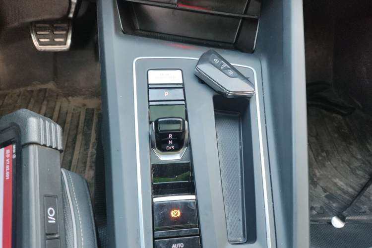 Used Volkswagen Golf 2023 Facelift 280TSI DSG R-Line Lite