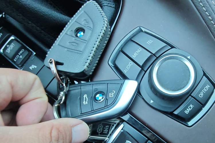 Used BMW X1 2016 sDrive18Li Luxury Model
