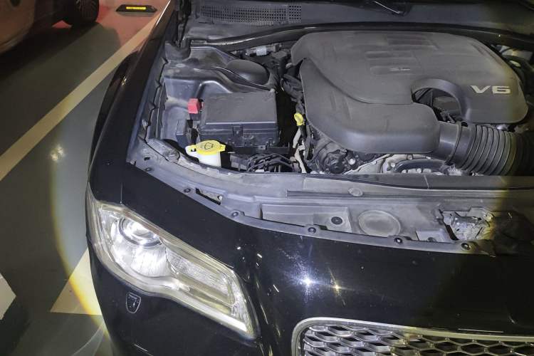 Used Chrysler 300C 2016 3.0L Supreme Edition
