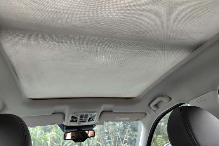 Used Haval H6 2017 Red Label 2.0T Automatic Two-Wheel Drive ZhiShang Model
