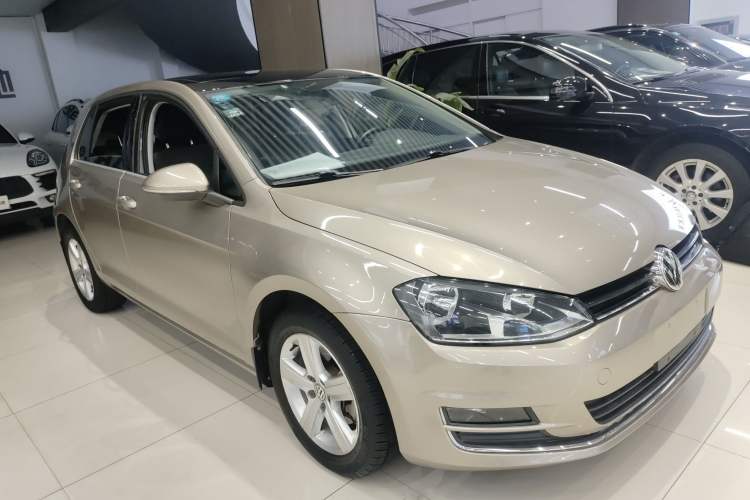 Used Volkswagen Golf 2016 230TSI Automatic Comfort Version
