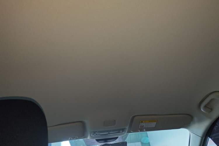 Used Roewe i5 2023 1.5L Manual Comfort Edition
