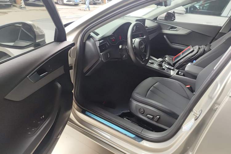 Used Audi A4L 2018 30th Anniversary Edition 40 TFSI Trendy Model
