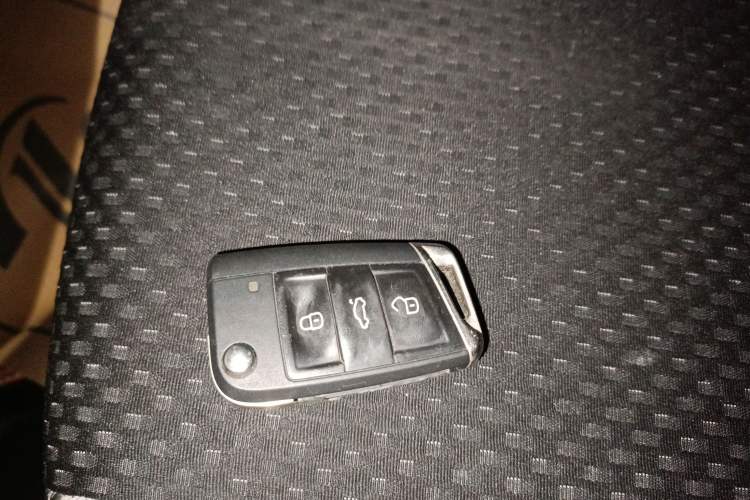 Used Volkswagen Tacqua 2023 200TSI DSG Joy-Connect Edition
