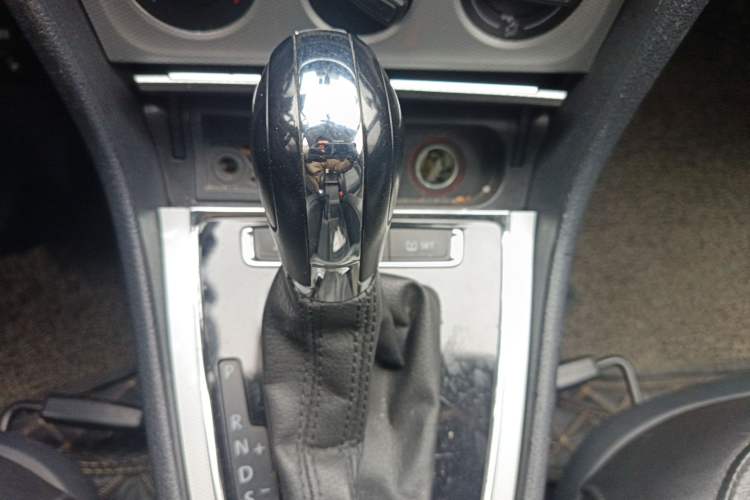 Used Volkswagen Gran Lavida 2013 1.6L Automatic Comfort Model
