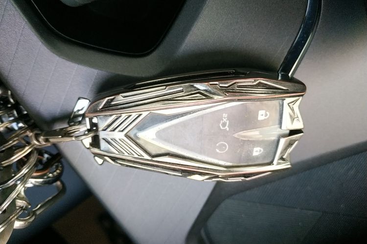 Used Changan UNI-Z New Energy 2024 Blue Whale Smart Electric iDD 125km Beyond Edition
