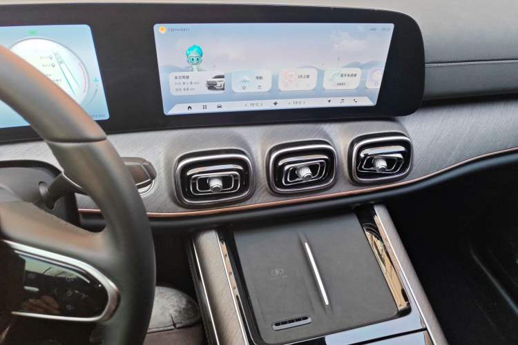 Used Chery Tiggo 9 2025 2.0T Dual-Clutch Two-Wheel Drive Black Samurai Edition 5 Seats