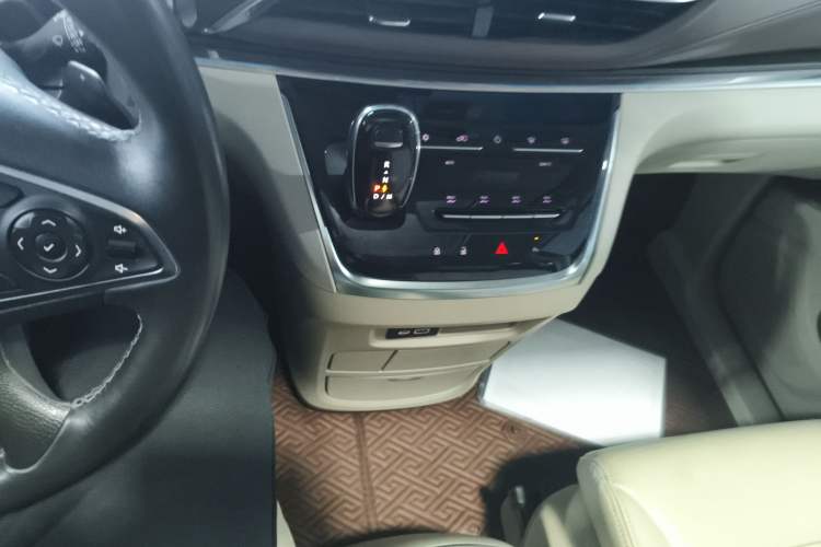 Used Buick GL8 2020 Land Business Class 652T Luxury Model