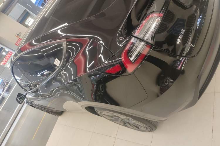 Used Tesla Model Y 2023 Long-Range All-Wheel-Drive Version
