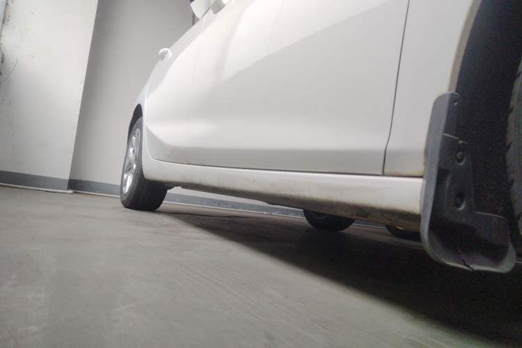 Used Chevrolet Cruze 2017 1.5L Hatchback Automatic Pioneer Sunroof Edition
