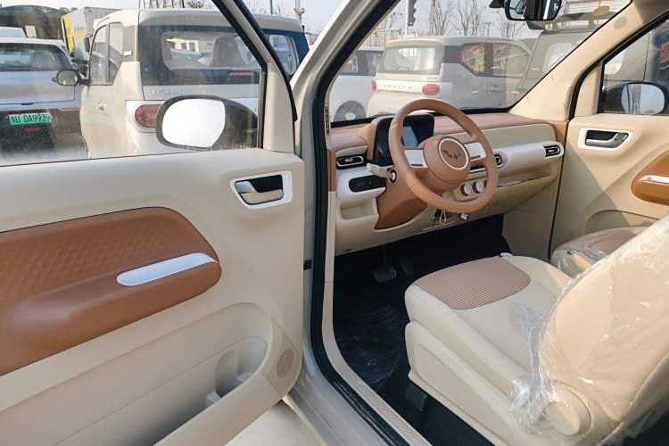 Used Wuling Hongguang MINIEV 2024 3rd Generation 215km Youth Edition
