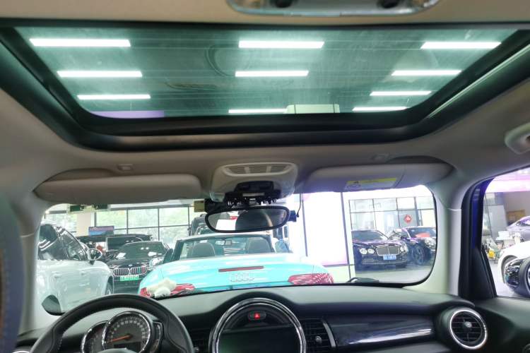 Used MINI MINI 2019 1.5T COOPER Artist Five-Door Edition
