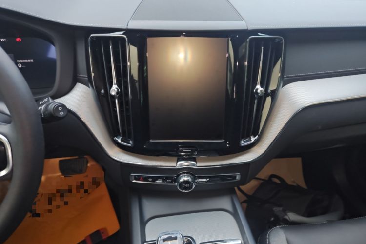 Used Volvo XC60 New Energy 2025 Plug-in Hybrid Long-Range All-Wheel Drive Zhiyuan Extreme Night Black Edition
