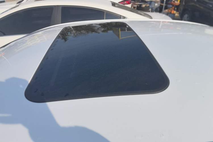 Used Roewe i5 2021 1.5L CVT Platinum Edition