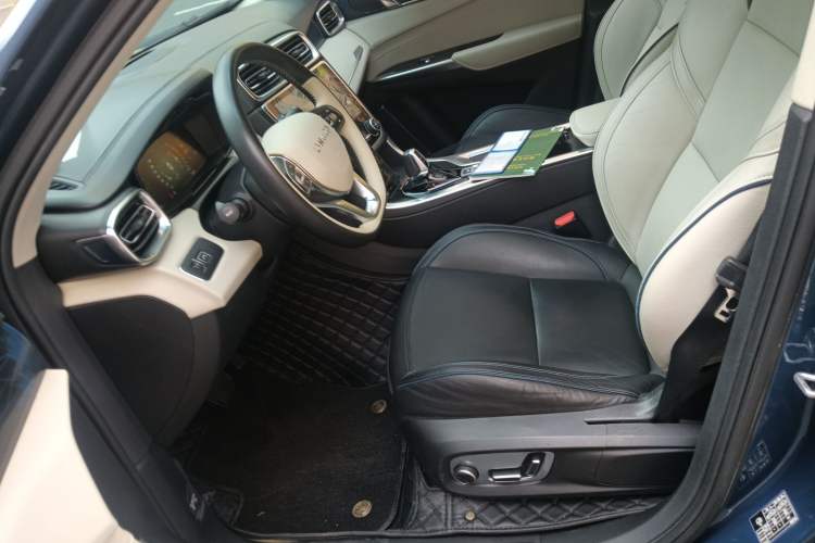 Used Lynk & Co 01 2017 2.0T Two-Wheel Drive Zhaopu Version
