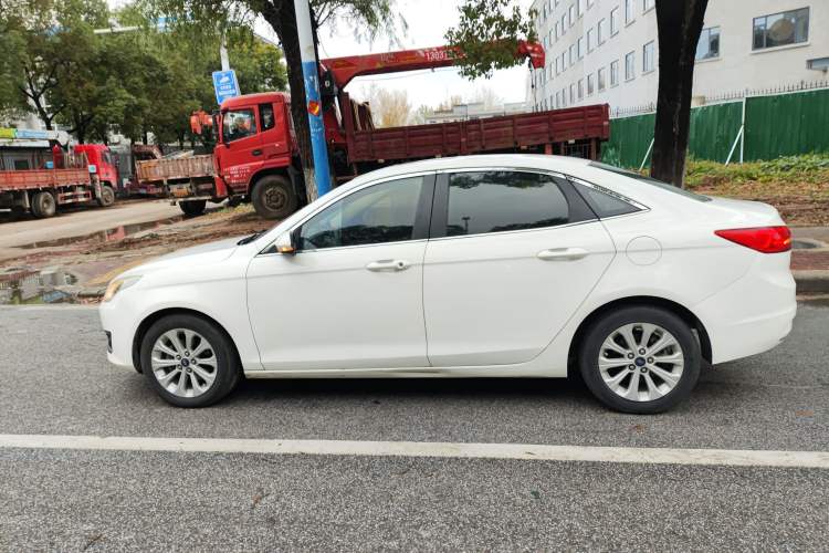 Used Ford Escort 2015 1.5L Automatic Fashion Model