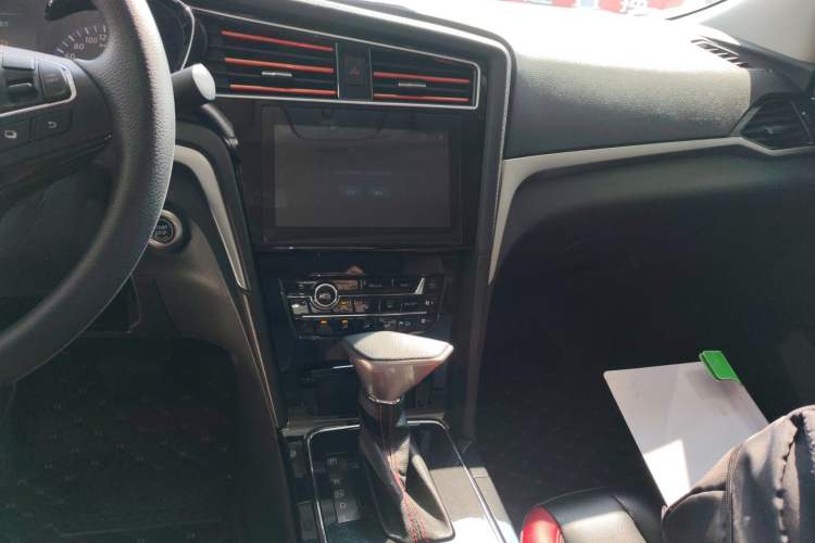 Used Venucia D60 2019 1.6L XL CVT SmartConnect Elite Edition (ISS)