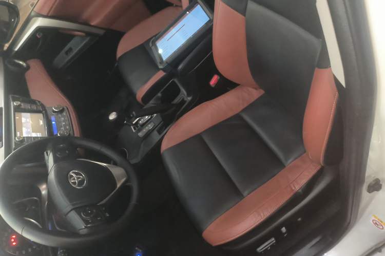 Used Toyota RAV4 2015 2.5L Automatic 4x4 Elite Edition
