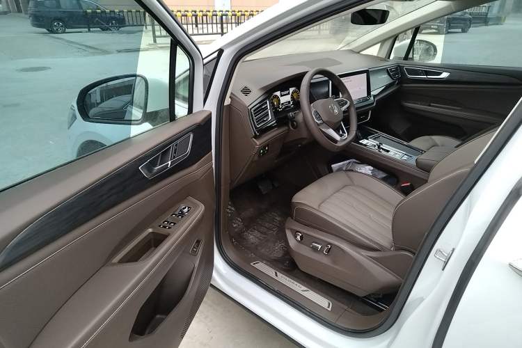 Used Volkswagen Viloran 2024 330TSI Luxury Edition