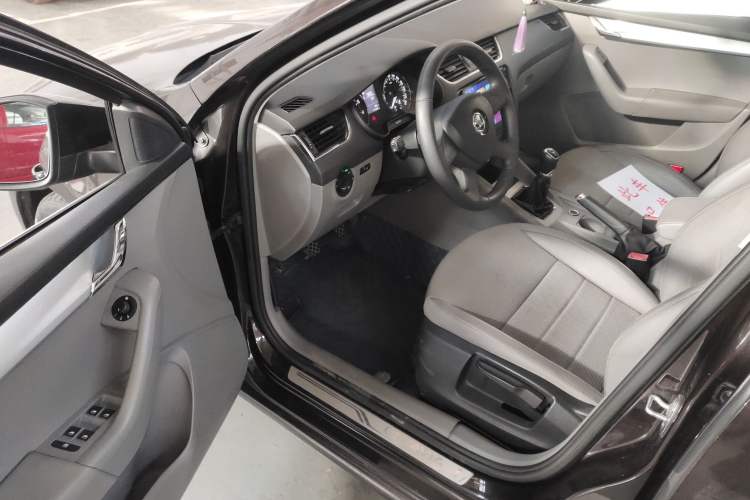 Used Skoda Octavia 2015 1.6L Manual Yijie Edition