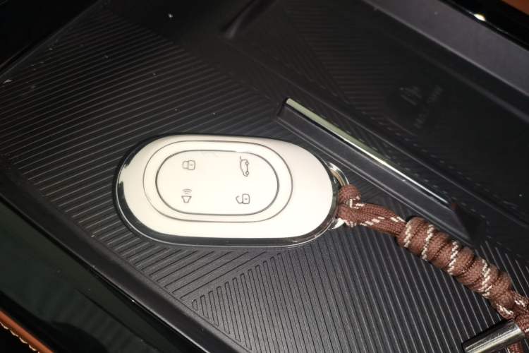 Used  Shanhai L7 2024 1.5T 120km MAX 5-Seater
