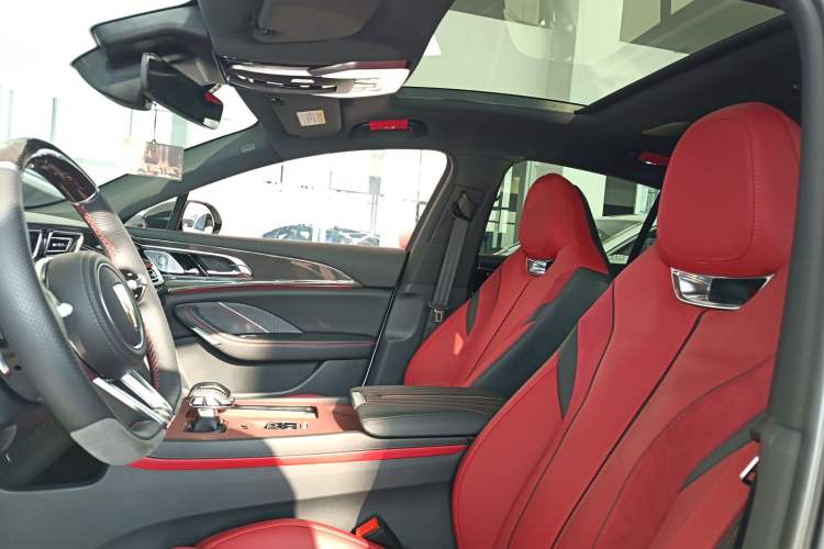 Used Hongqi H6 2024 2.0T ZhiZhen Edition