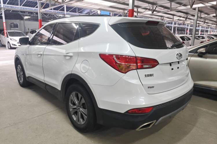 Used Hyundai Santa Fe 2015 2.0T Automatic Two-Wheel Drive Comfort Version 5 Seats
