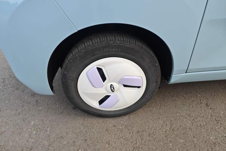 Used Chery QQ Ice Cream 2022 170km Sundae Phosphate Lithium-Ion
