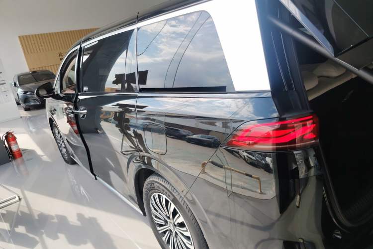 Used BYD Xia 2025 DM-i 1.5T 180km Beyond Edition
