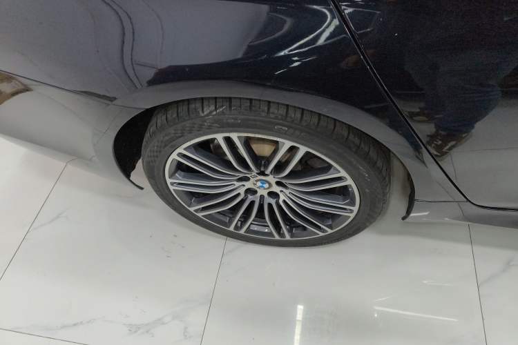 Used BMW 5 Series 2019 530Li Leading Model M Sport Package
