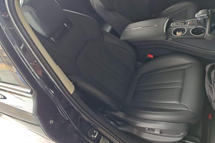 Used Hongqi HS3 PHEV 2024 PHEV 115km Jingwei Edition
