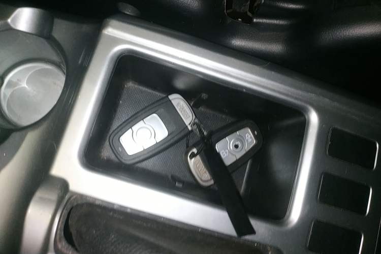 Used Haval H6 2015 Upgraded Model 1.5T Manual Two-Wheel Drive Elite Version
