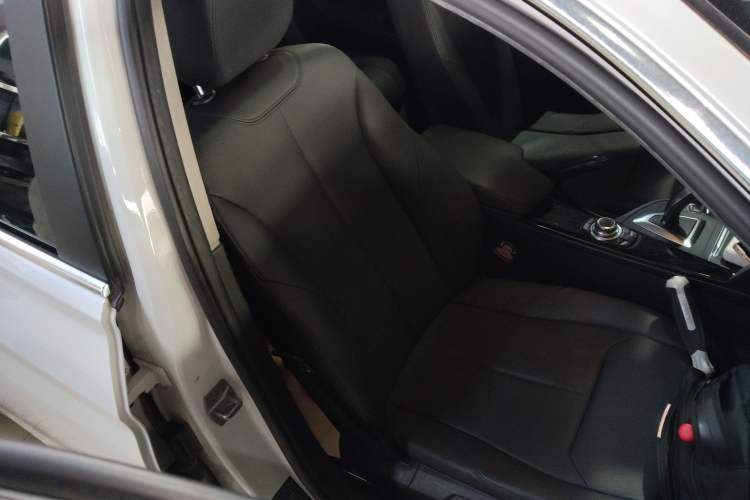 Used BMW 3 Series 2016 320Li Fashion Model
