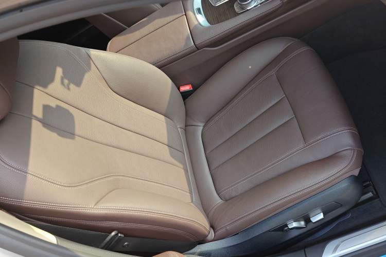 Used BMW 7 Series 2018 730Li Leading Model Excellence Package
