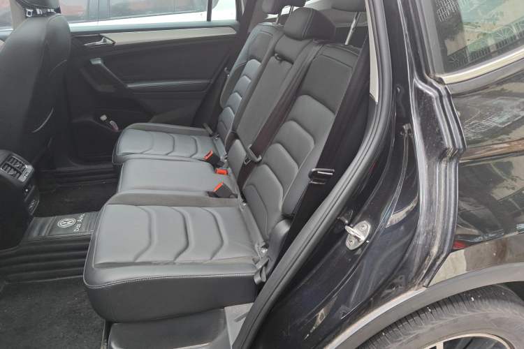 Used Volkswagen Tiguan L 2020 330TSI Automatic Two-Wheel Drive Panoramic Comfort Edition China VI Standard
