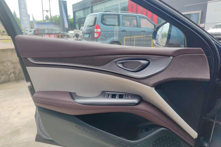 Used BYD Seal 2023 DM-i 1.5L 121km Prestige Model
