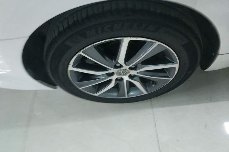 Used Lexus ES 2015 300h Comfort Edition
