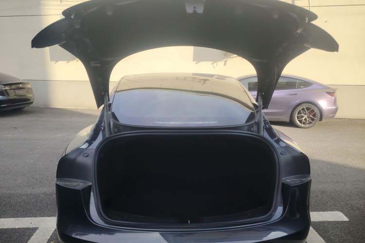 Used Tesla Model 3 2025 Rear-Wheel-Drive Version