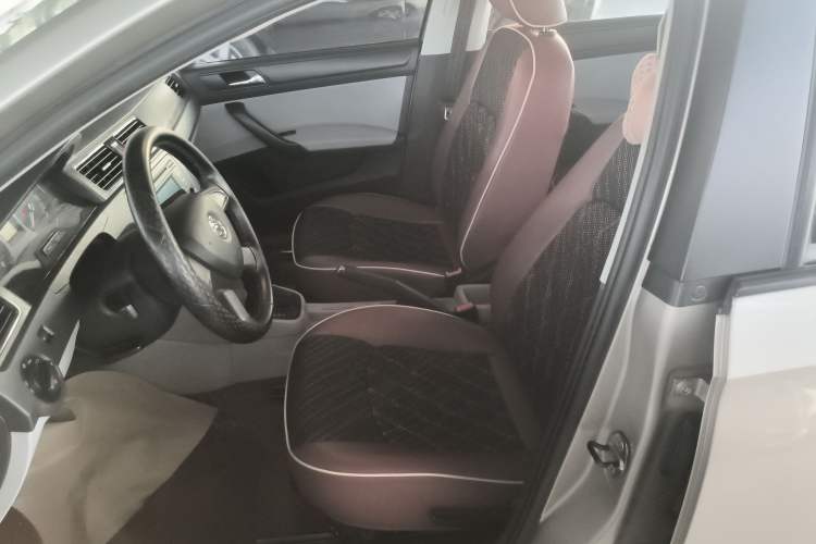 Used Skoda Rapid 2013 1.6L Automatic Smart Selection Model
