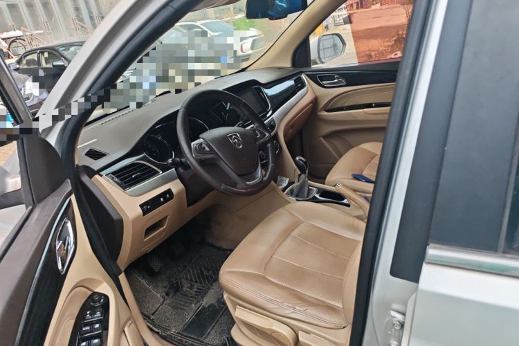 Used Baojun 730 2014 1.5L manual luxury trim 7 seats

