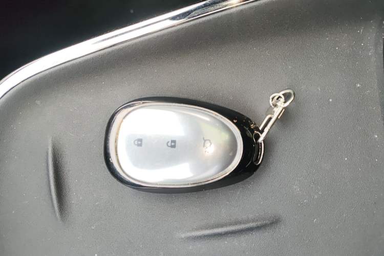 Used  A07 2025 All-Electric "Real Bargain" 525 Luxury Model