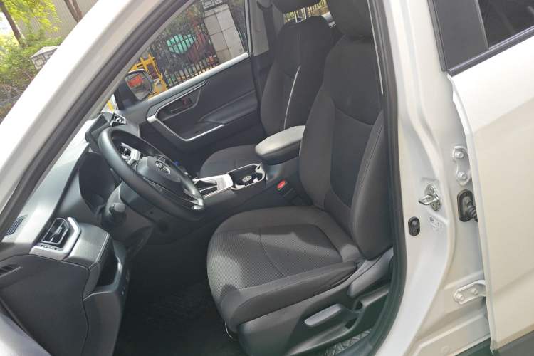 Used Toyota RAV4 2023 2.0L CVT Two-Wheel Drive Urban Edition
