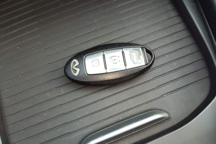 Used Infiniti QX50 2018 2.0T Two-Wheel-Drive Elite Edition
