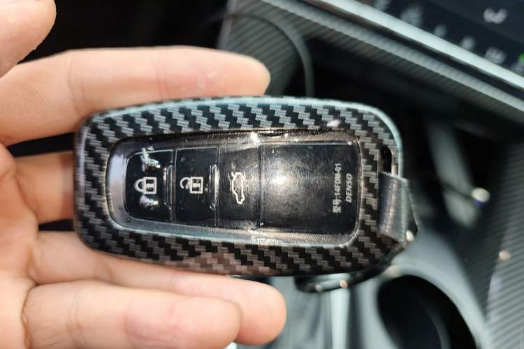 Used Toyota Avalon 2019 Dual-Engine 2.5L Luxury Edition China VI Standard
